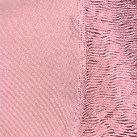 VICTORIA’S SECRET KNOCKOUT leopard mesh leggings - Picture 6 of 6